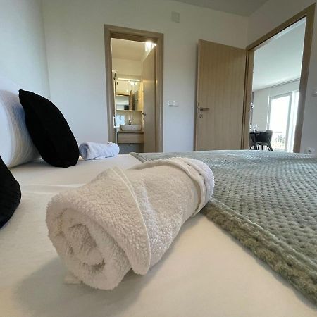 Apartmani Starigrad Paklenica - Danijel Bagian luar foto