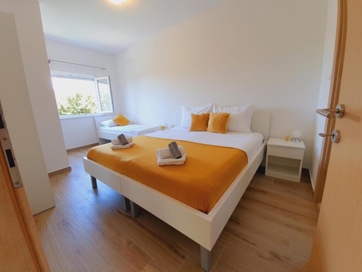 Apartmani Starigrad Paklenica - Danijel Bagian luar foto