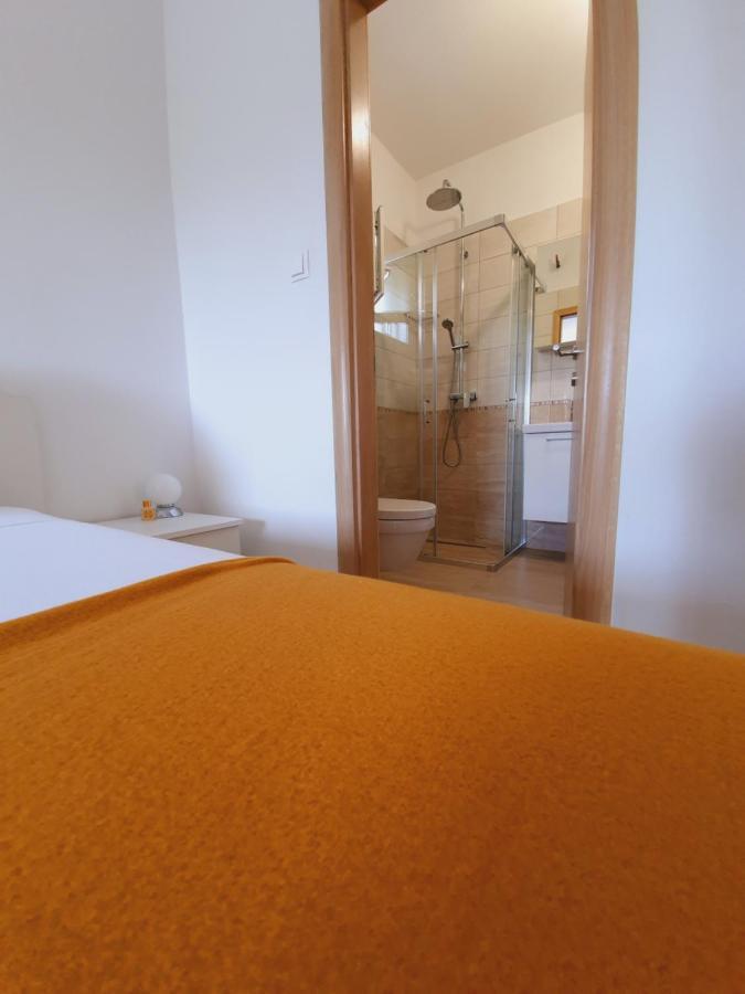 Apartmani Starigrad Paklenica - Danijel Bagian luar foto