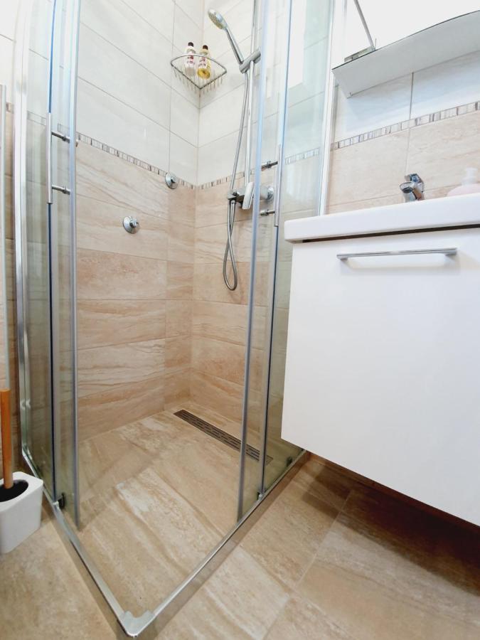 Apartmani Starigrad Paklenica - Danijel Bagian luar foto