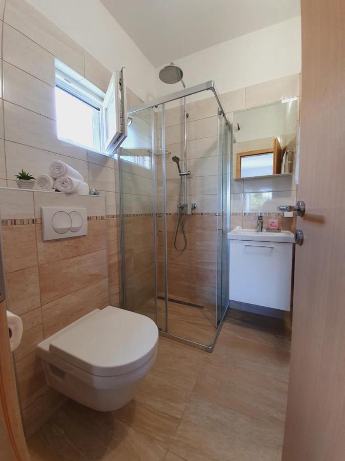 Apartmani Starigrad Paklenica - Danijel Bagian luar foto