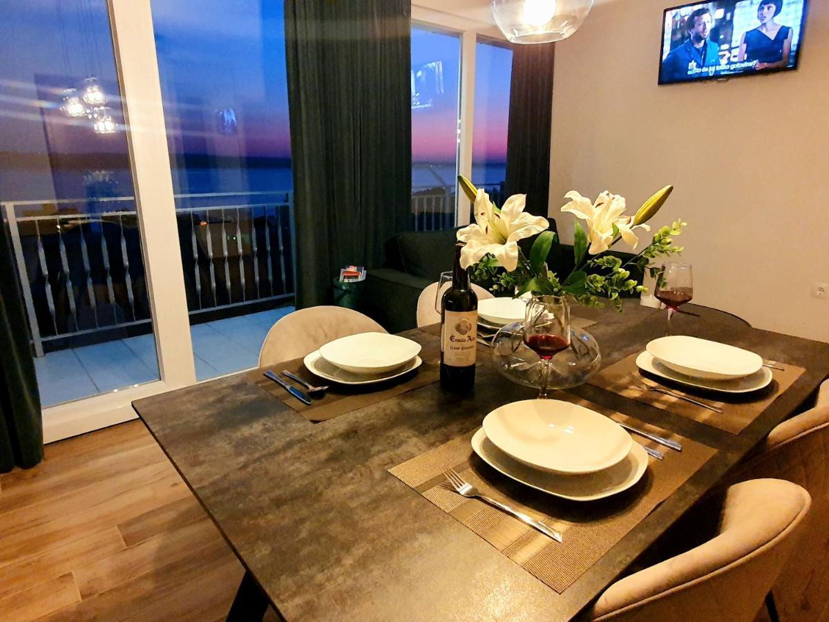 Apartmani Starigrad Paklenica - Danijel Bagian luar foto