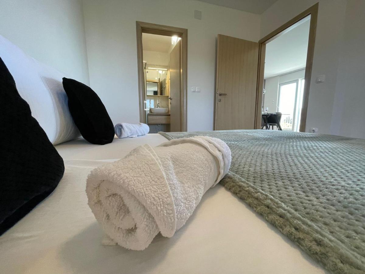 Apartmani Starigrad Paklenica - Danijel Bagian luar foto