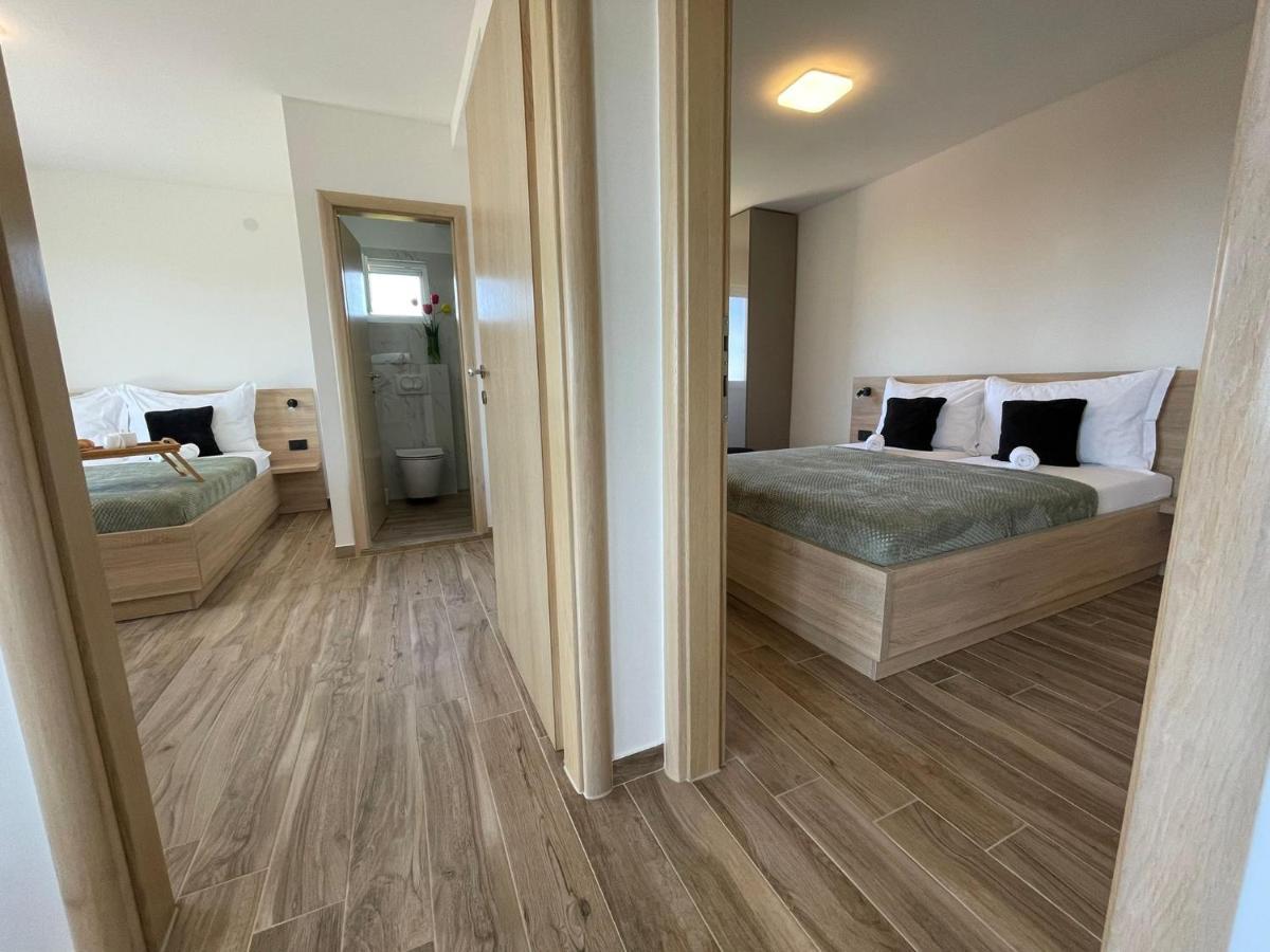 Apartmani Starigrad Paklenica - Danijel Bagian luar foto