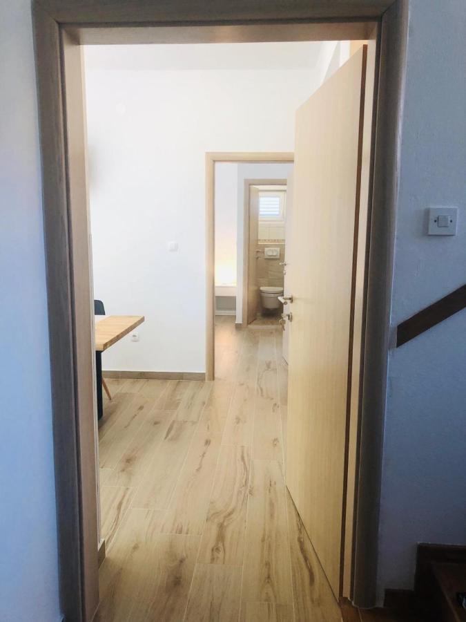 Apartmani Starigrad Paklenica - Danijel Bagian luar foto
